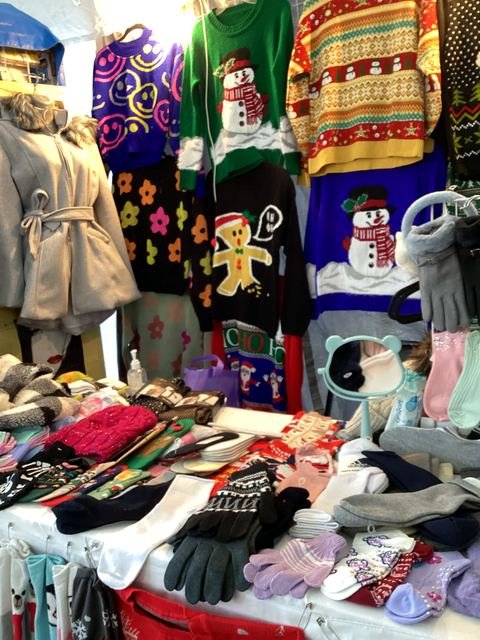 Ropa y accesorios tejidos a mano